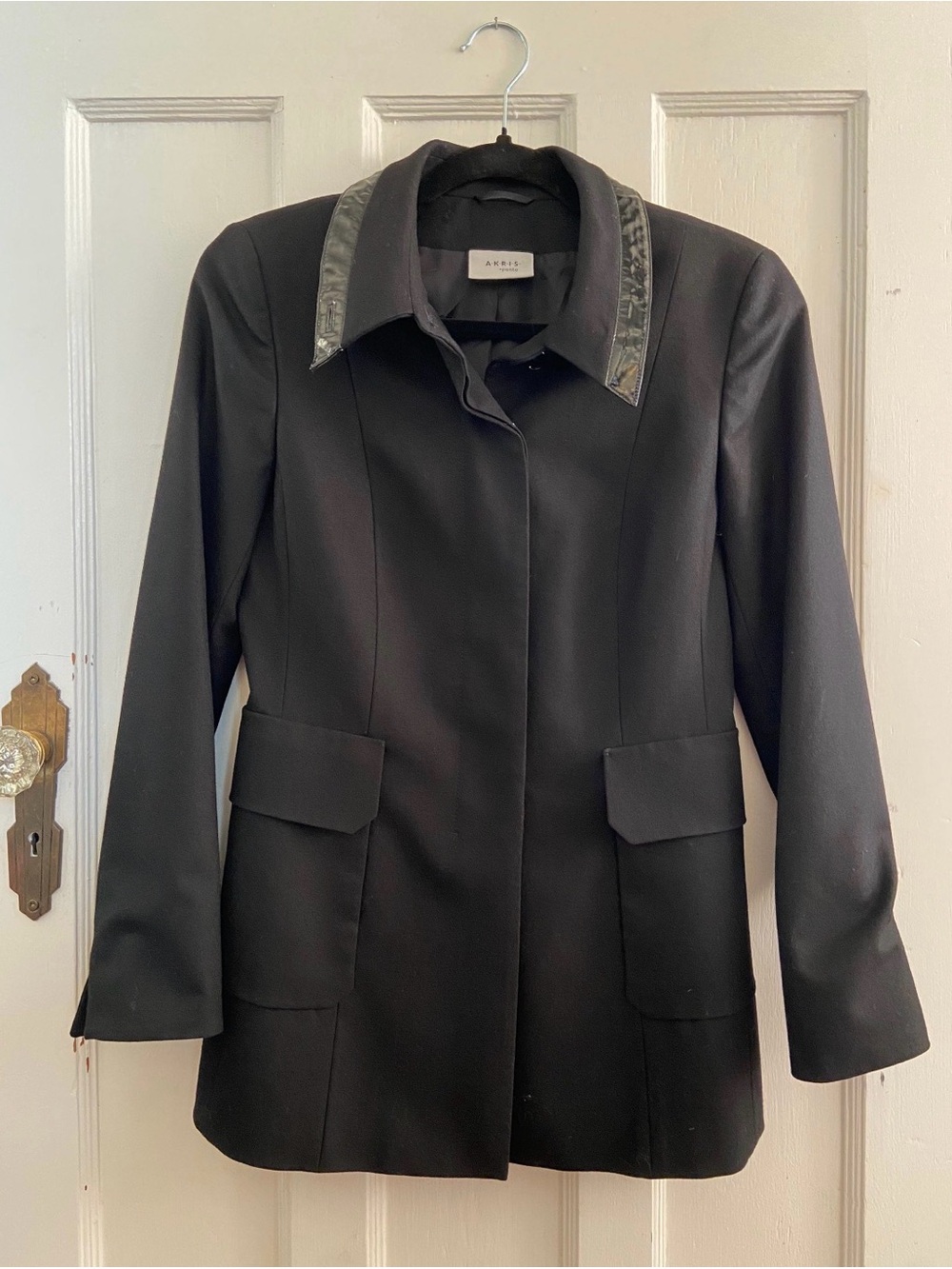 AKRIS PUNTO Black Wool Jacket Patent Collar Detail